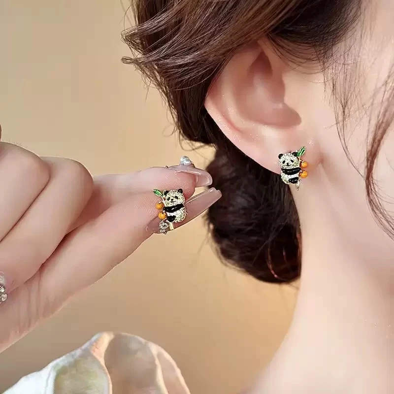 铜合金耳饰 A新款小熊猫柿柿如意耳钉女小众独特耳环精致耳饰E187