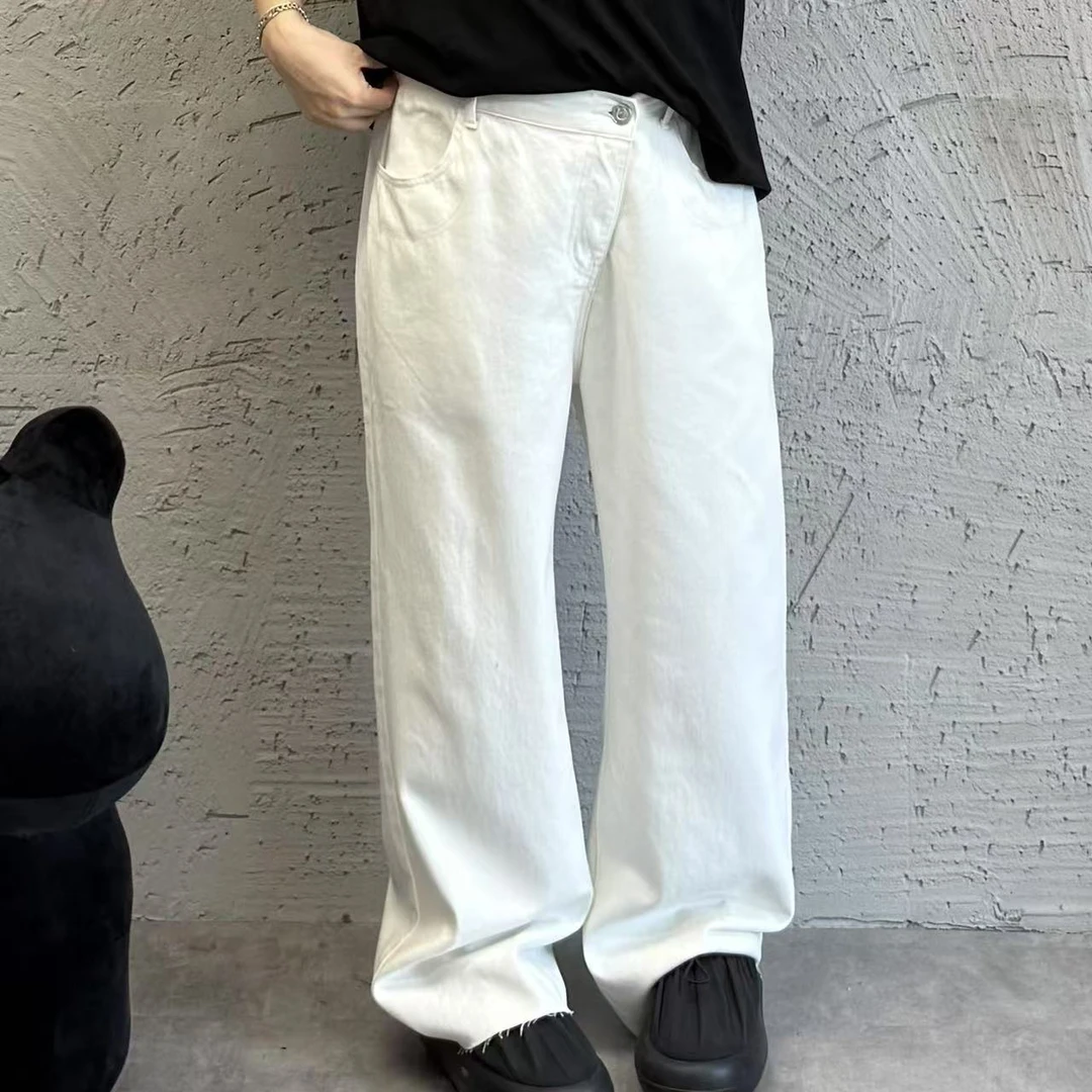 《大韩韩推荐》两色斜扣牛仔裤大码女装春季显瘦水洗百搭休闲直筒裤