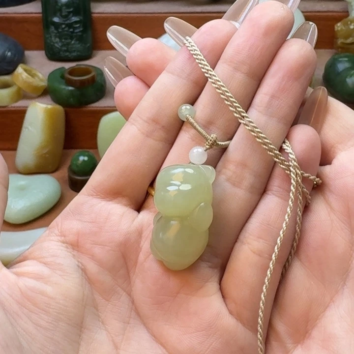 和田玉未镶嵌颈饰