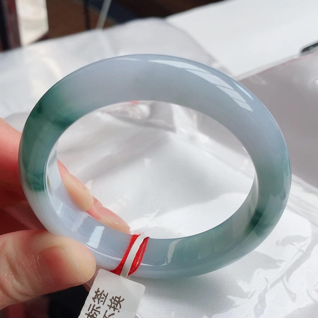 翡翠手镯未镶嵌天然翡翠A货