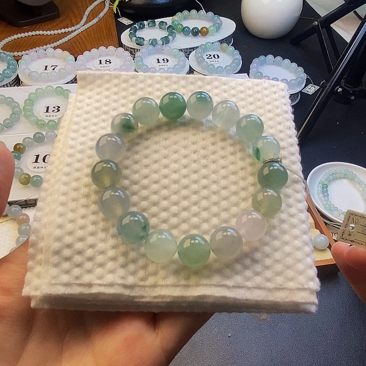 定制翡翠未镶嵌翡翠卡11