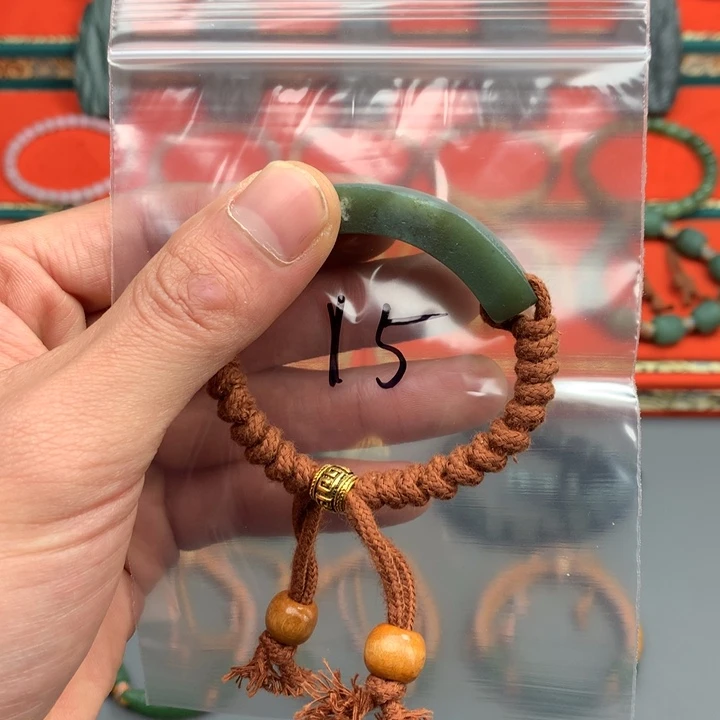 和田玉（糖玉）颈饰未镶嵌