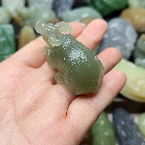 颈饰未镶嵌和田玉