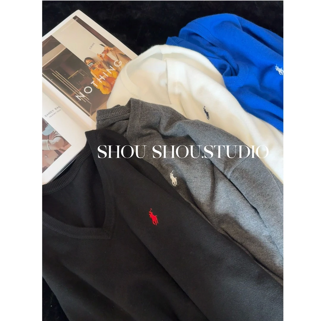 【瘦瘦】大码早秋V领学院风百搭宽松刺绣显瘦套头毛衣S01905