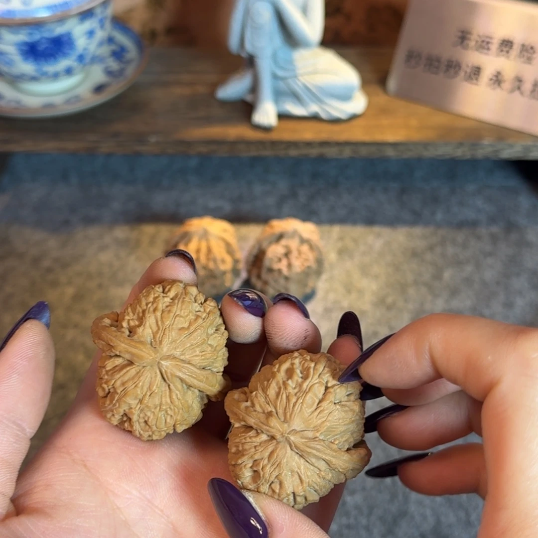 白茬39白狮子有点蹭伤不退换