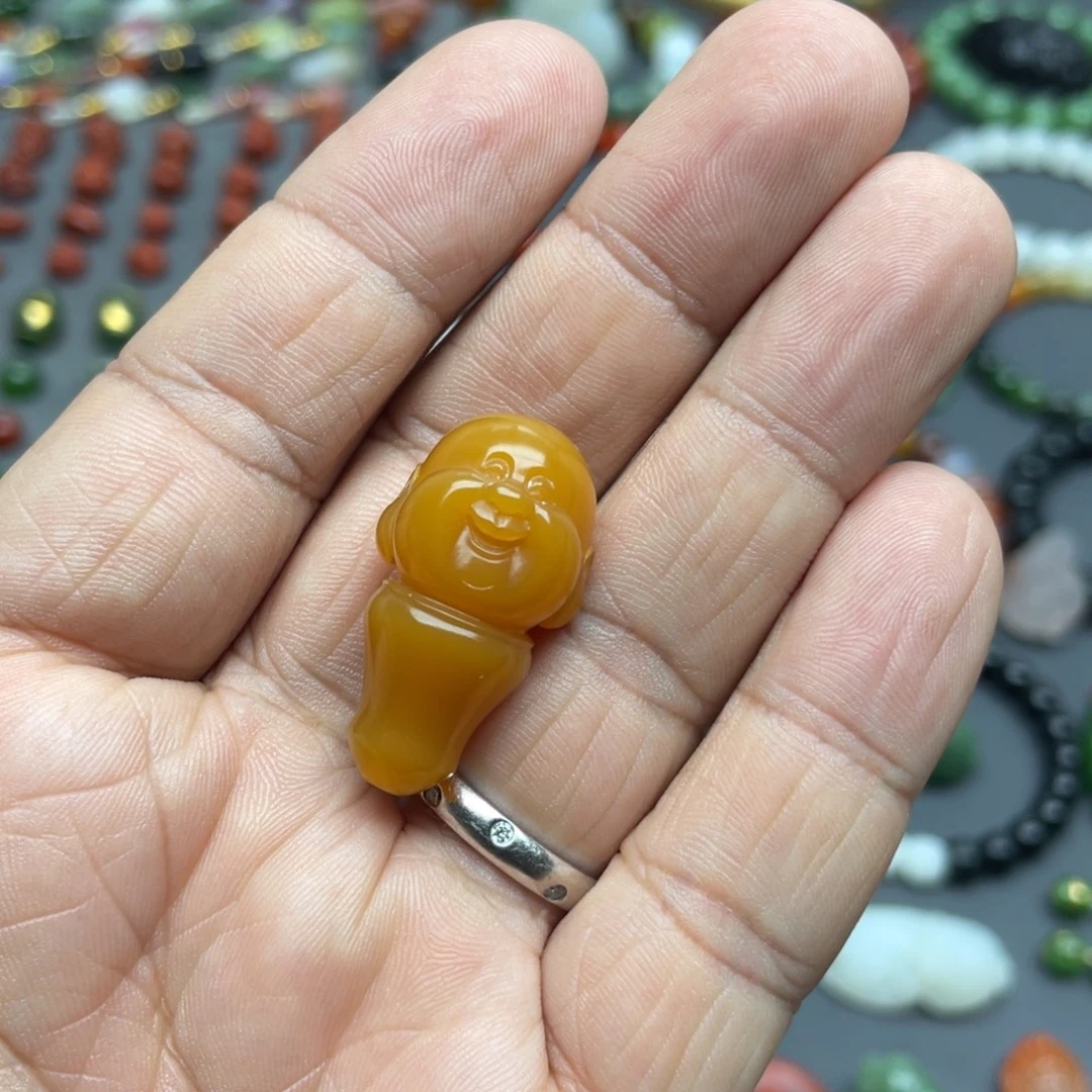 W***T石英质玉（缅黄）未镶嵌颈饰