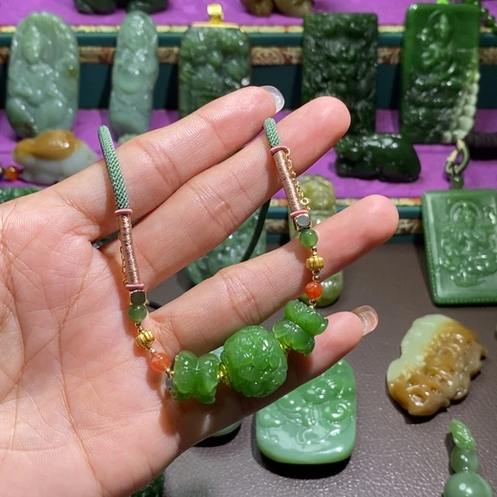 颈饰未镶嵌和田玉