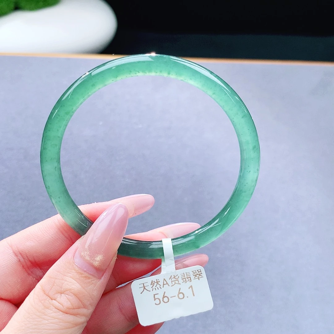 未镶嵌手镯（圆镯）翡翠