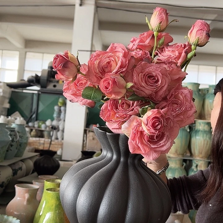 景德镇陶瓷花瓶工厂