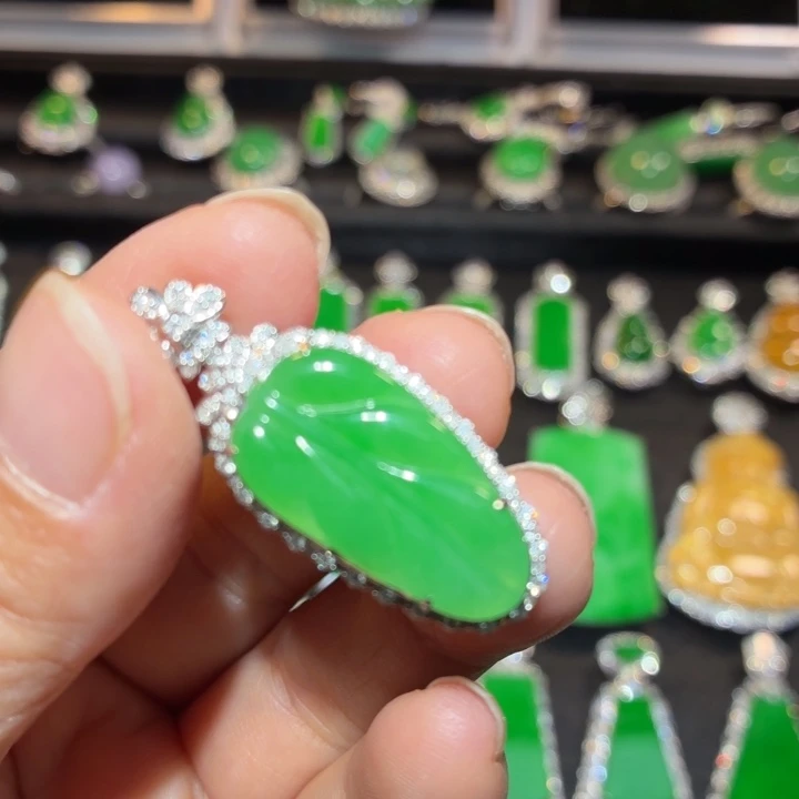 翡翠18K金镶嵌吊坠(不含链)翡翠