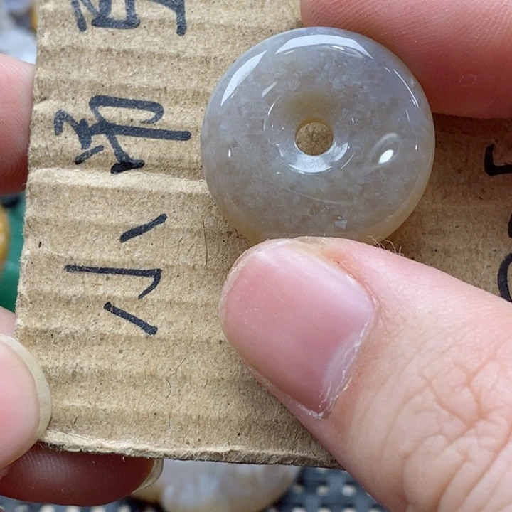 硅化珊瑚（珊瑚玉）颈饰未镶嵌菠**雪