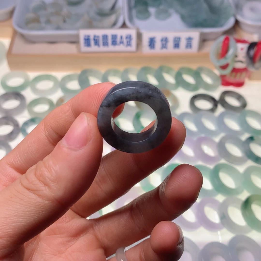 定制翡翠未镶嵌?**?翡翠戒指