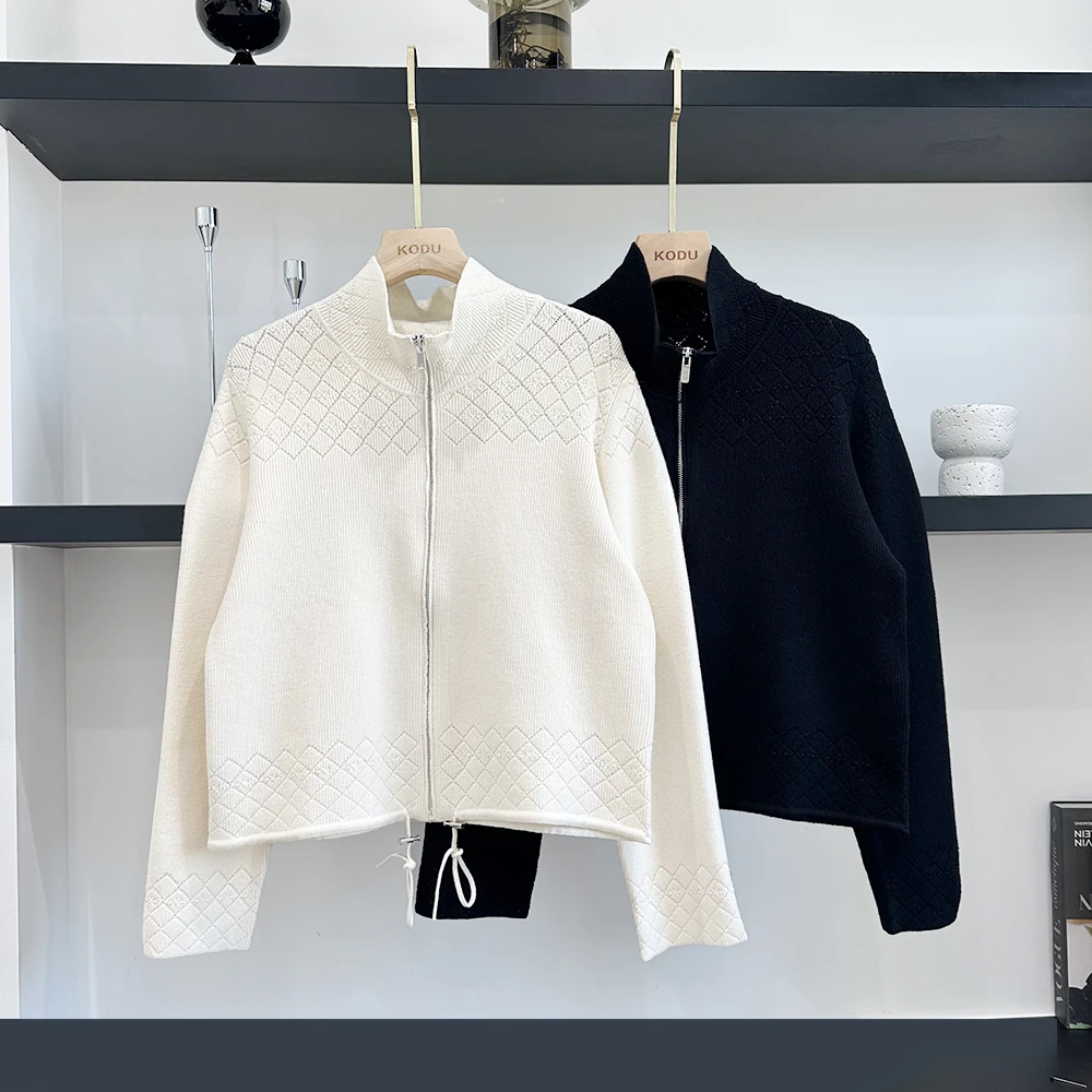 【刻度KODU】05-5855秋季设计感立领拉链钩花抽绳短款针织开衫