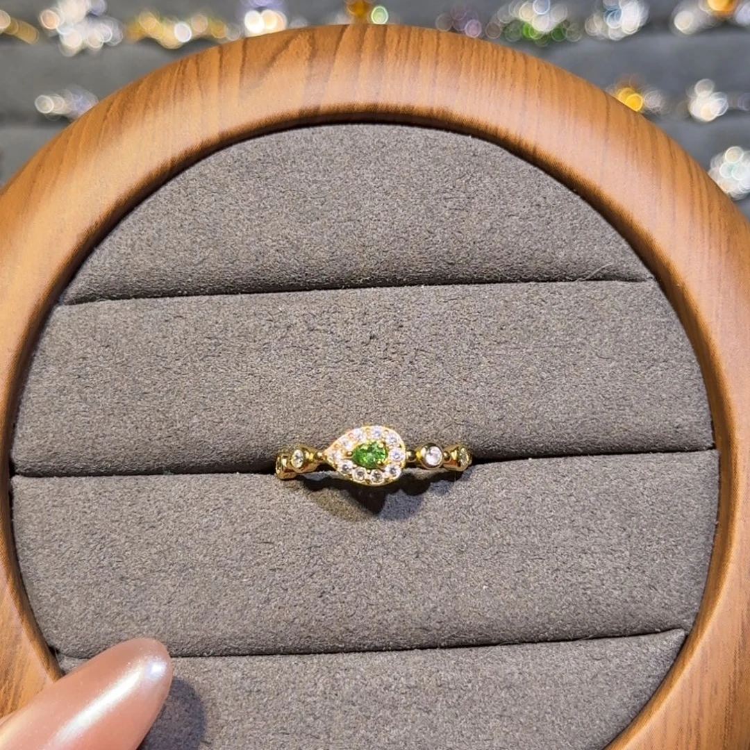 刘***三戒指石榴石（沙弗莱）银S925镶嵌