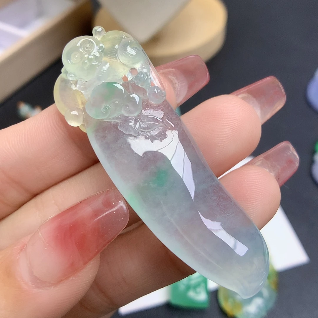 翡翠颈饰未镶嵌福瓜