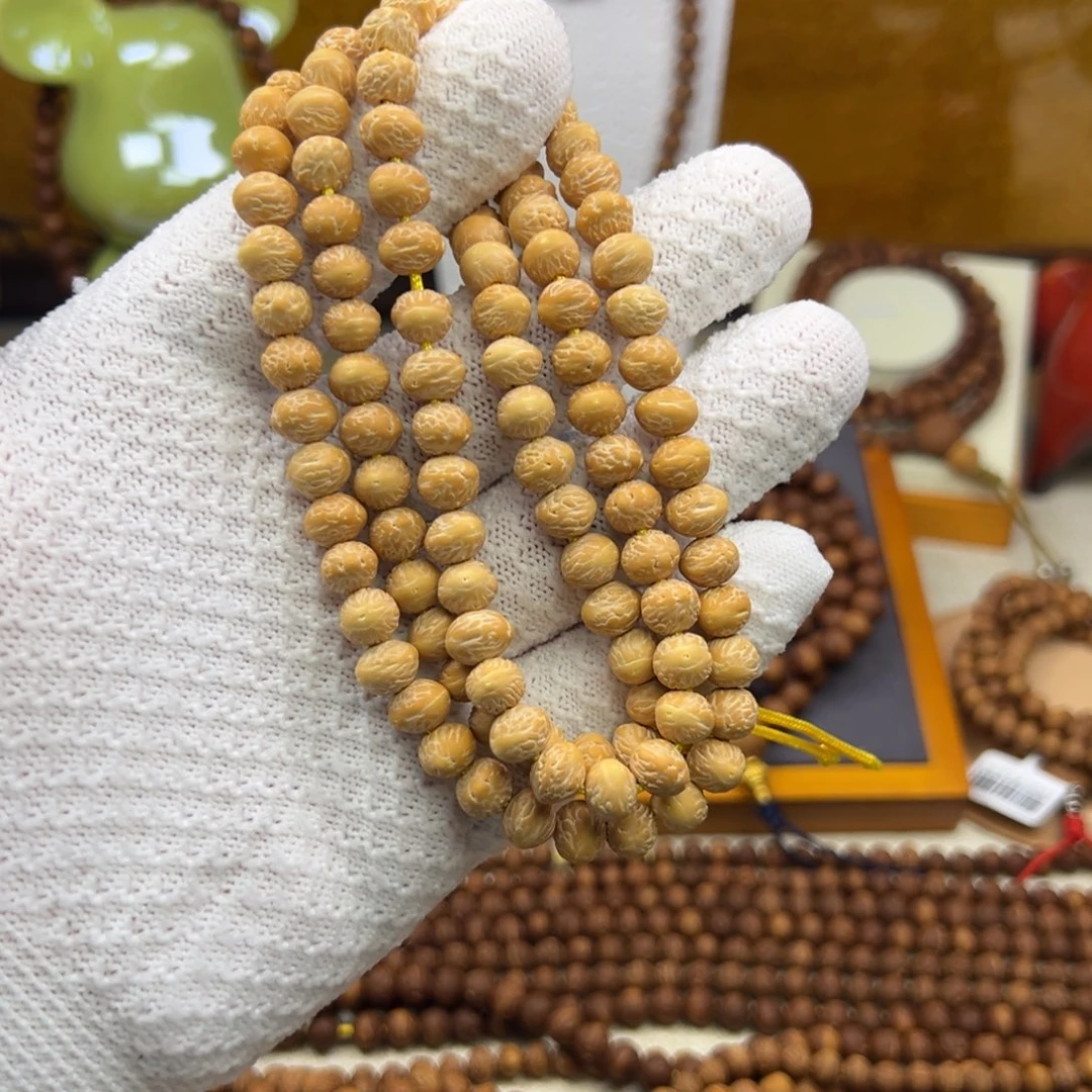 自***鸡凤眼菩提吊坠暖阳