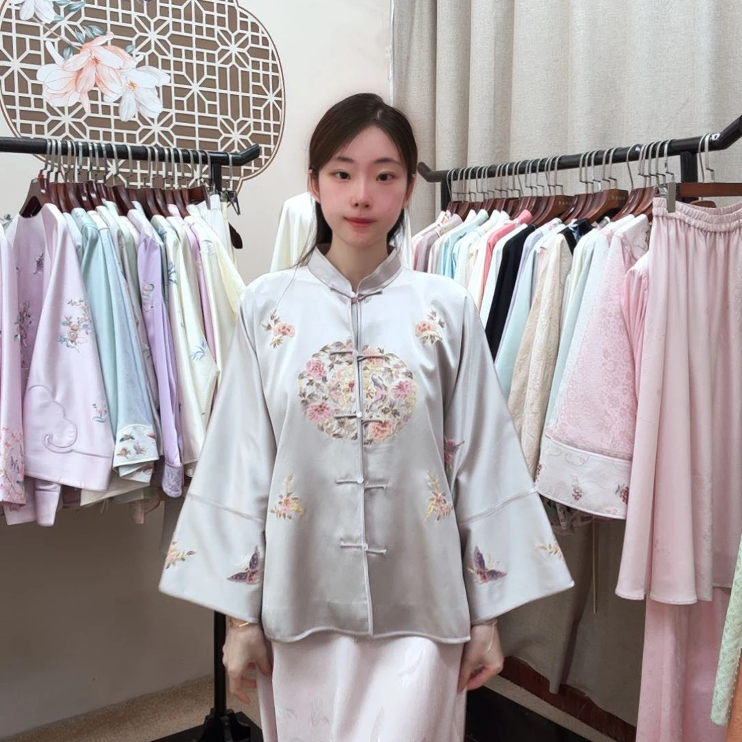 织绣真丝灰色图花太太服