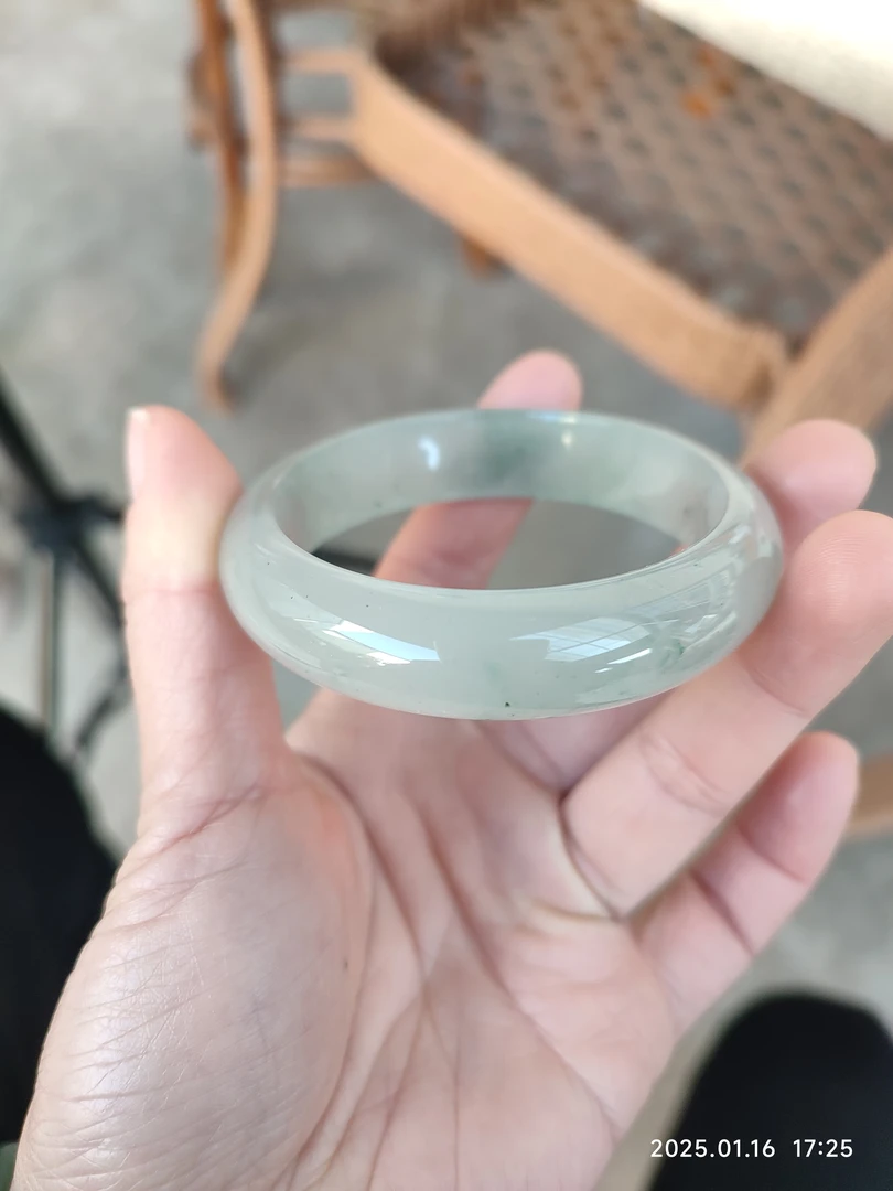 天然石英质玉非洲翠手镯