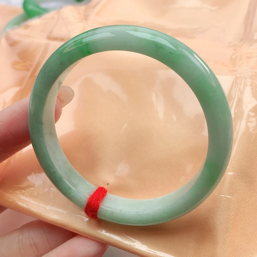 翡翠手镯未镶嵌53圈口882136