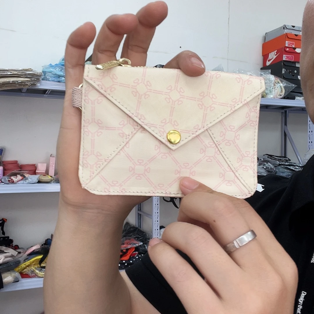 PU化妆包等各种产品的