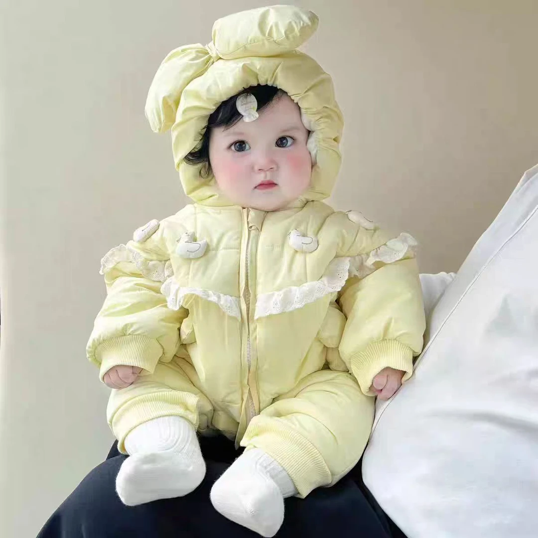 新生婴幼儿可爱棉服冬季女宝宝周岁外出加厚连体衣长袖哈衣加棉款