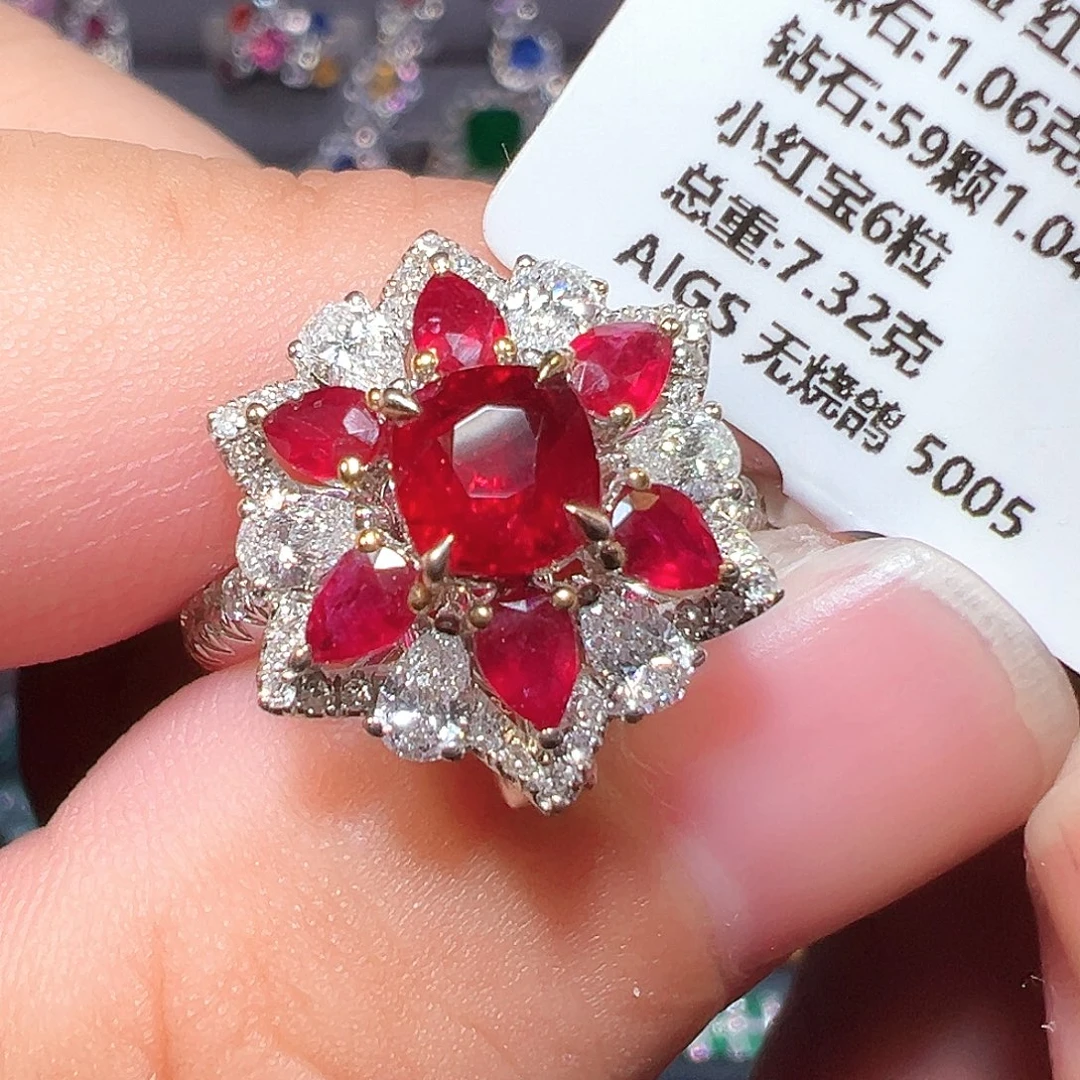 红宝石18K金镶嵌戒指