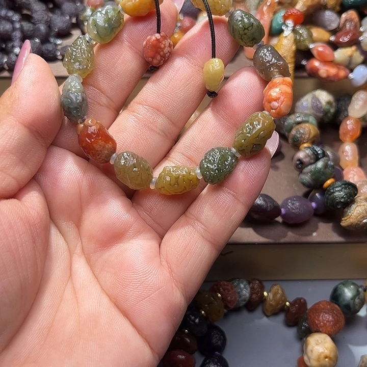 阿拉善彩玛瑙手串