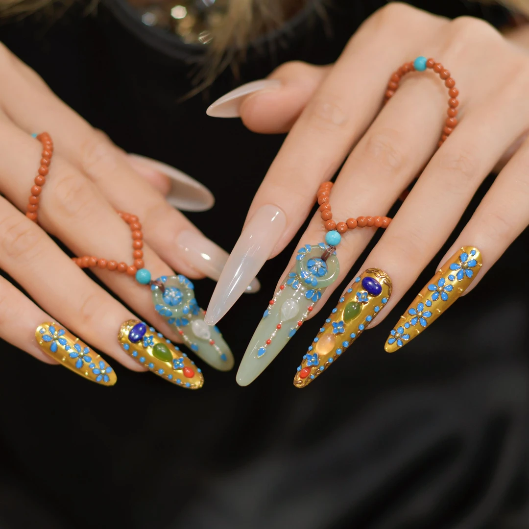 【尤物】把玩与股掌之间