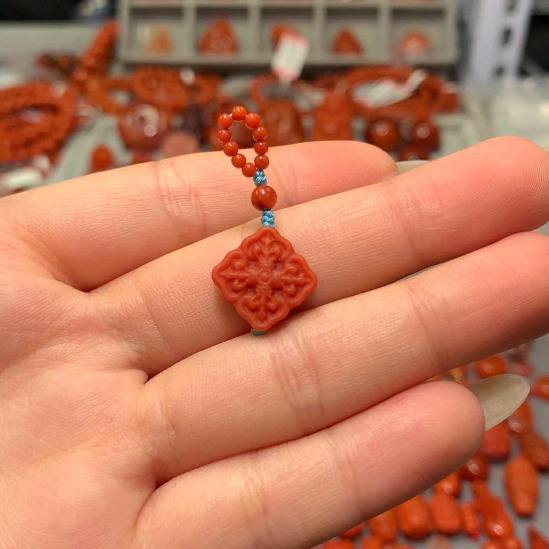 【闪购商品】南红玛瑙滴溜未镶嵌