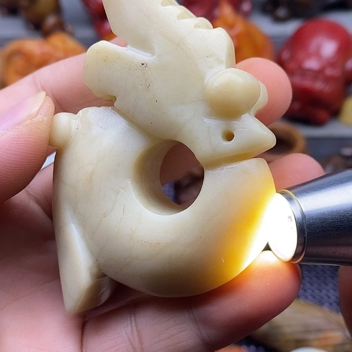 未镶嵌蛇纹石玉颈饰