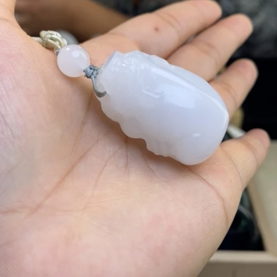 【闪购商品】石英质玉（金丝玉）颈饰未镶嵌拍一发一多样性发货