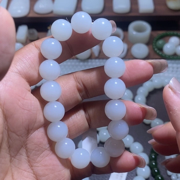 未镶嵌手链和田玉叫***哥