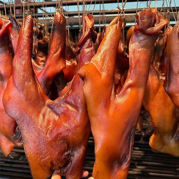 【腊猪脸现称】农村柴火烟熏猪头肉