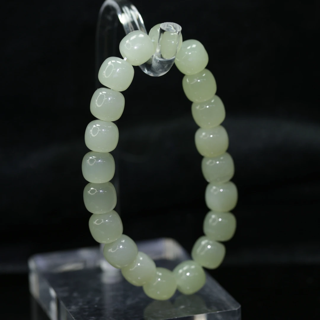 23和田玉直切手串/800506保利厦门拍卖