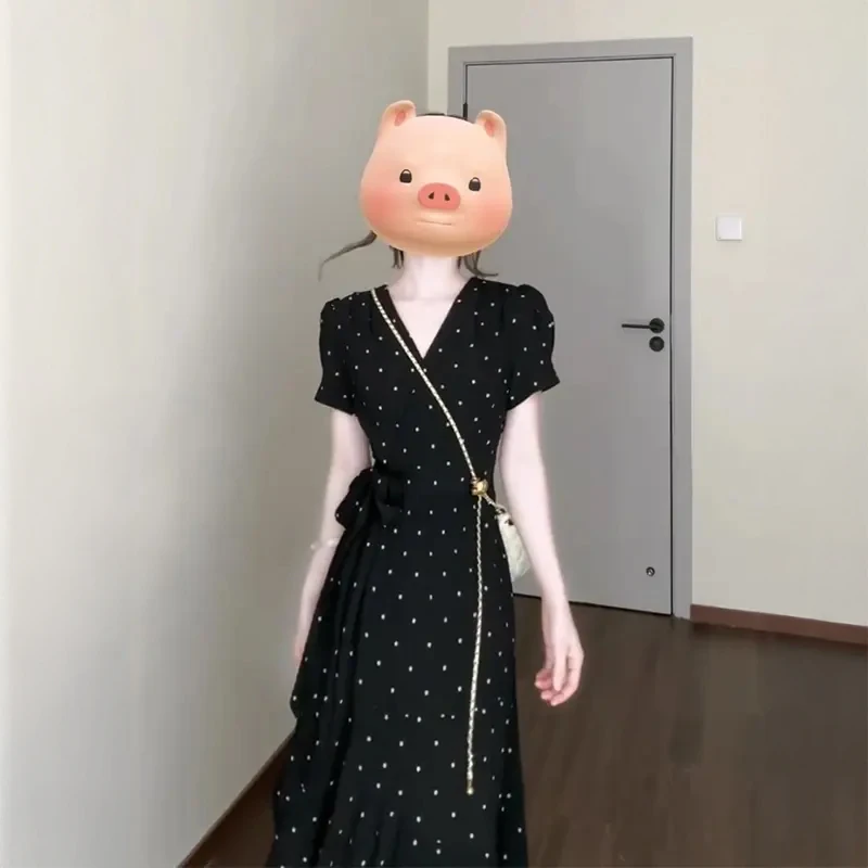 连衣裙女2025夏季新款法式设计感V领收腰显瘦中长款绑带波点裙子