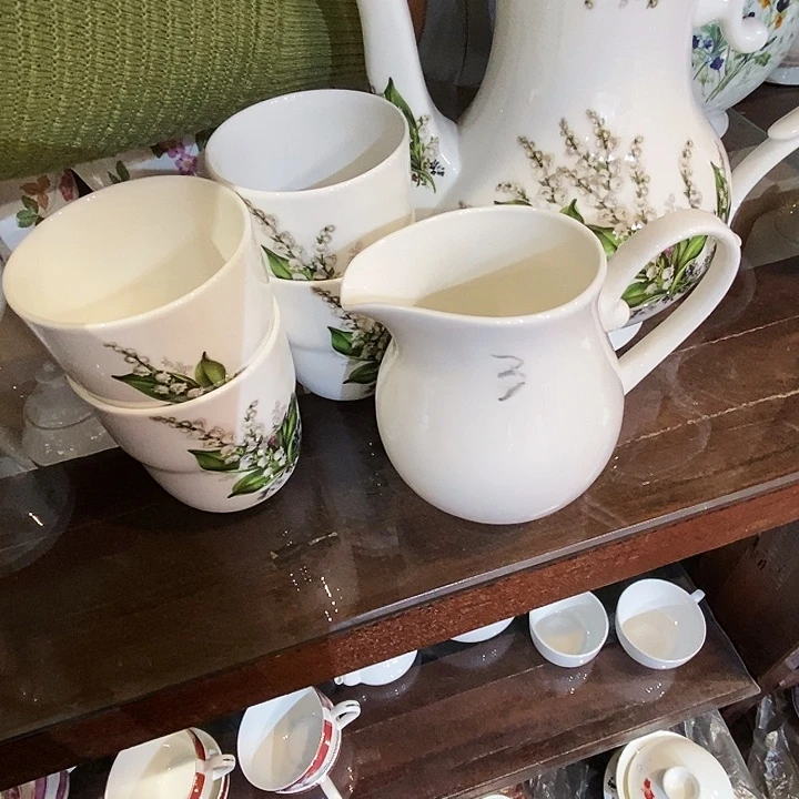 小***池骨质瓷壶1杯碟4奶1