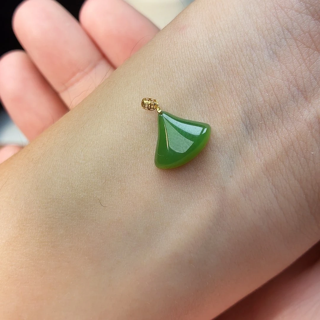 《***》和田玉18K金镶嵌吊坠(赠链)