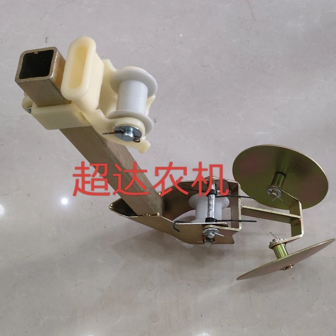 新疆}2025年新款滴灌带浅埋器老婆脚带覆土器分体压簧老乌市