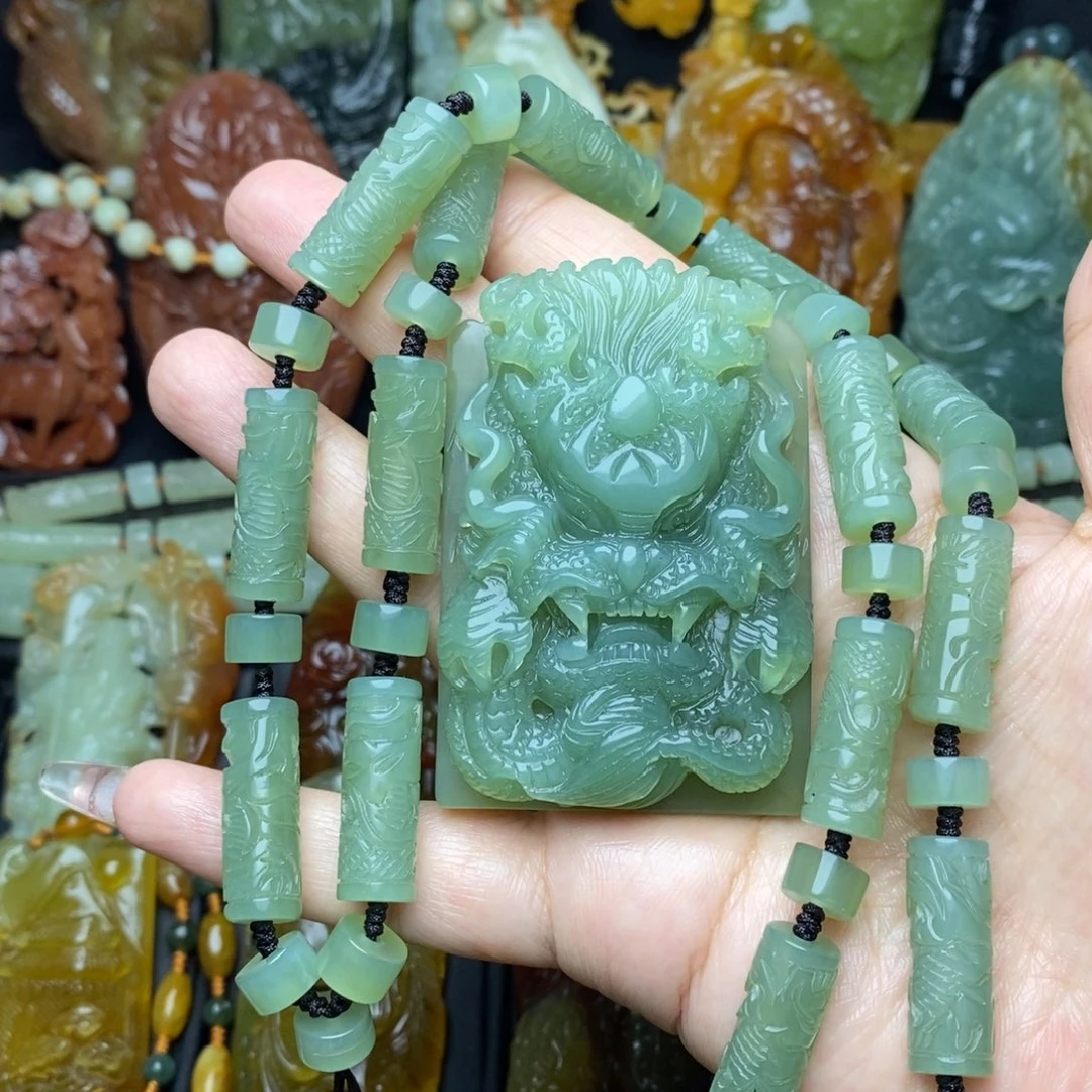 蛇纹石玉未镶嵌颈饰欢*