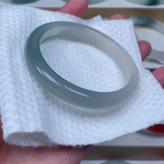 玛瑙/玉髓手镯未镶嵌换****界