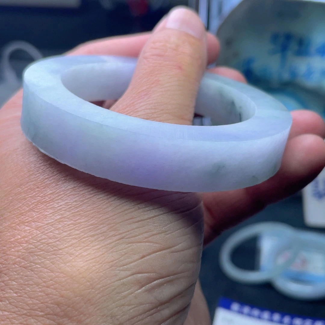 定制翡翠未镶嵌翡翠手镯