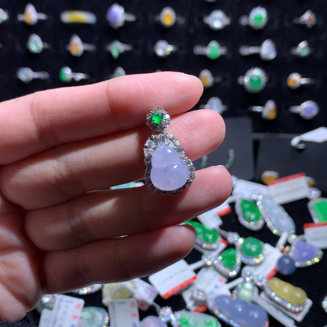 翡翠颈饰银S925镶嵌成**人天然翡翠