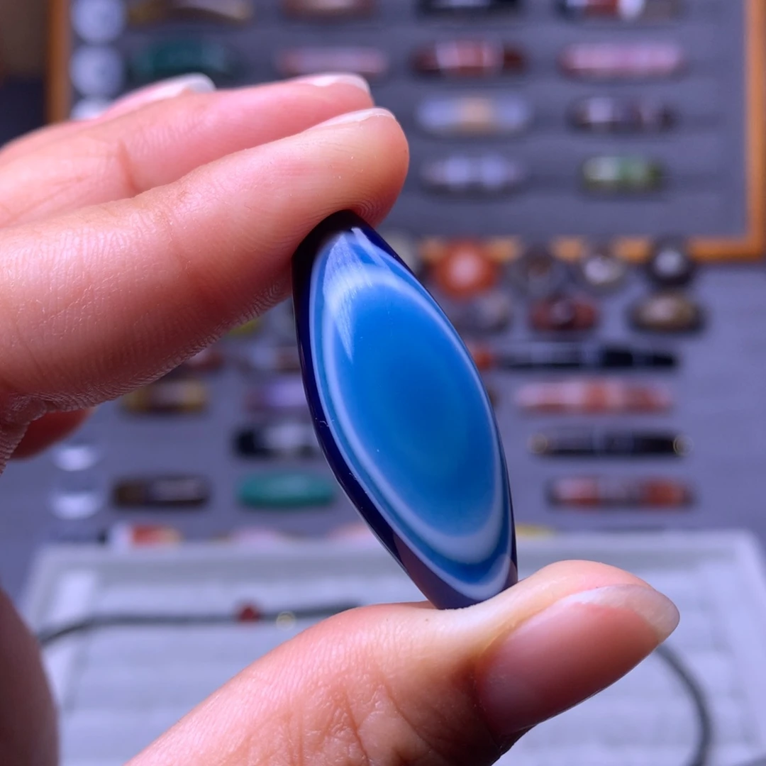 未镶嵌玛瑙/玉髓珠宝奇石童*