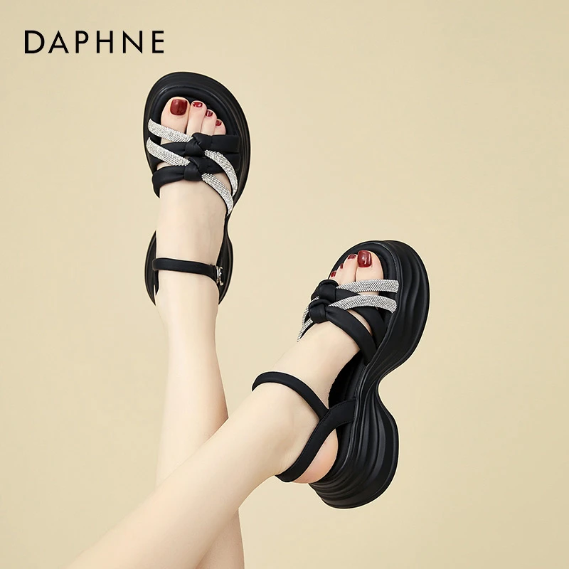 达芙妮一字带凉鞋女鞋2025夏季新款厚底松糕罗马鞋软底增高沙滩鞋