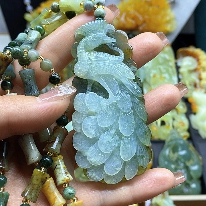 蛇纹石玉挂件未镶嵌