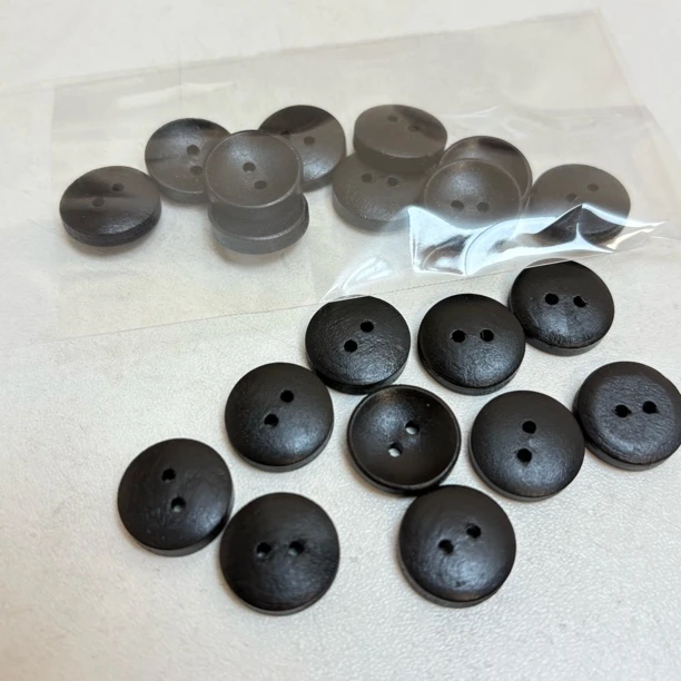 56090 黑色木头扣子 2包一组 一包10颗 共20颗 宽1.5cm