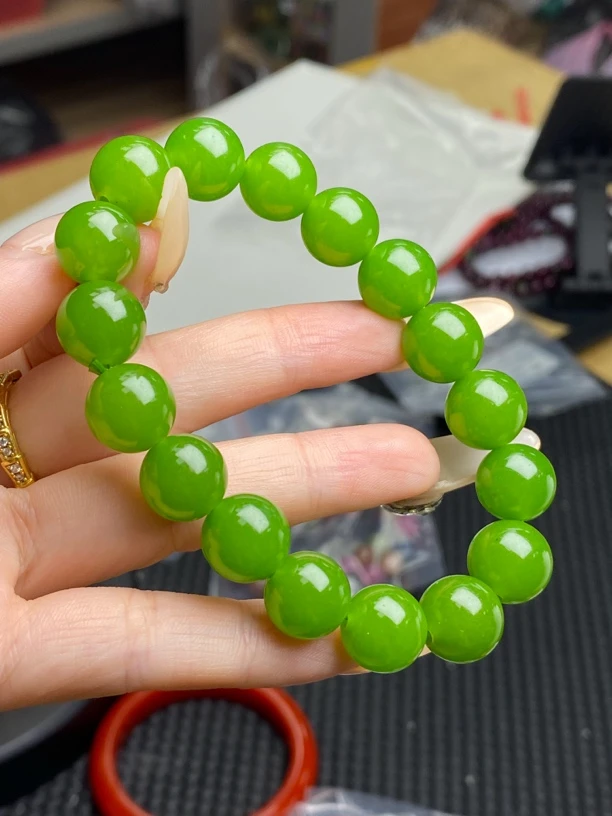 12mm菠菜绿精美手串-335