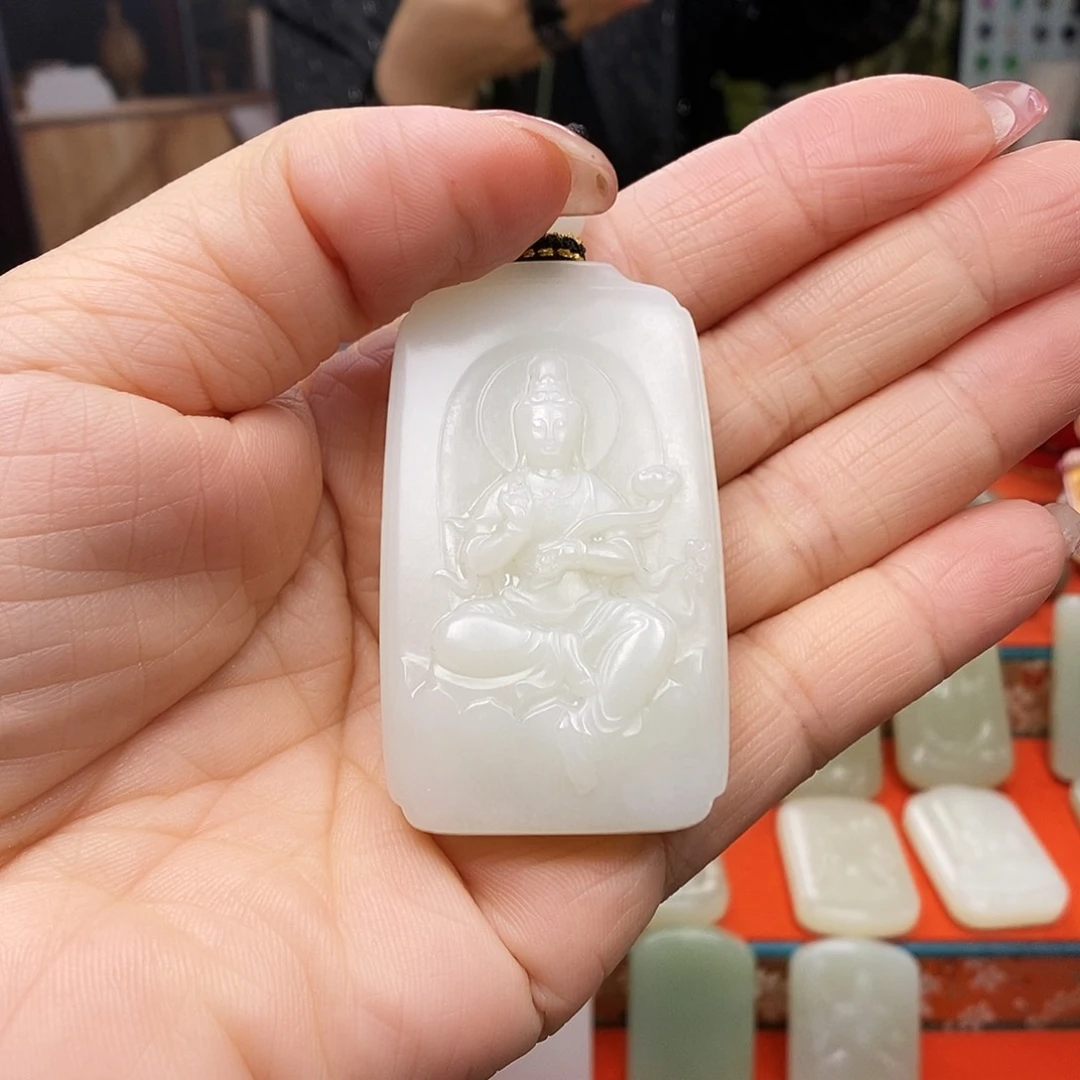 颈饰未镶嵌和田玉蛙**片