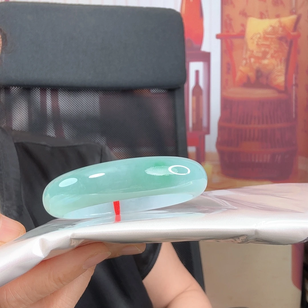 翡翠未镶嵌手镯正圈