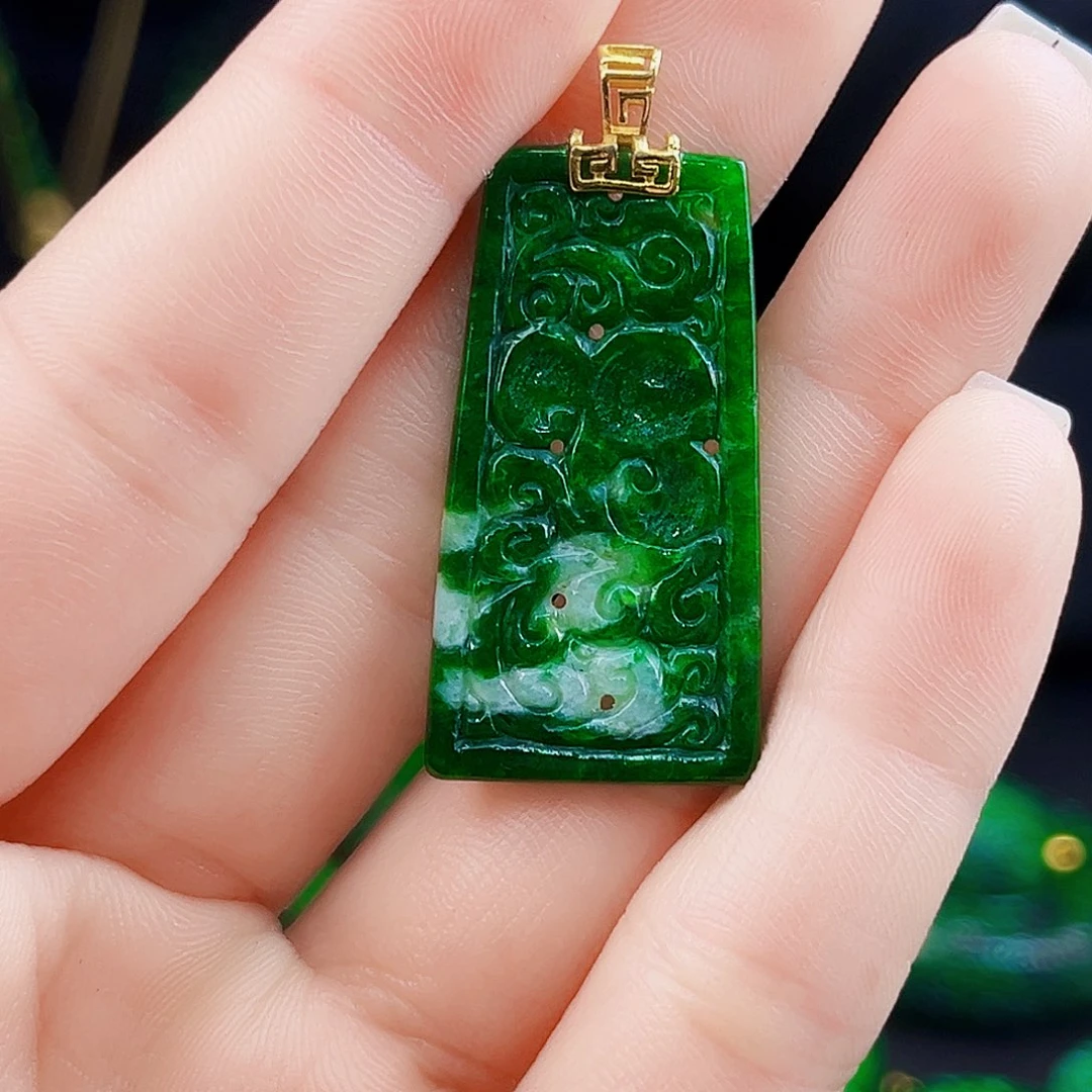 颈饰未镶嵌翡翠多样性